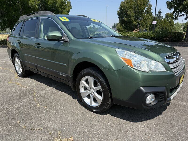 2013 SUBARU Outback