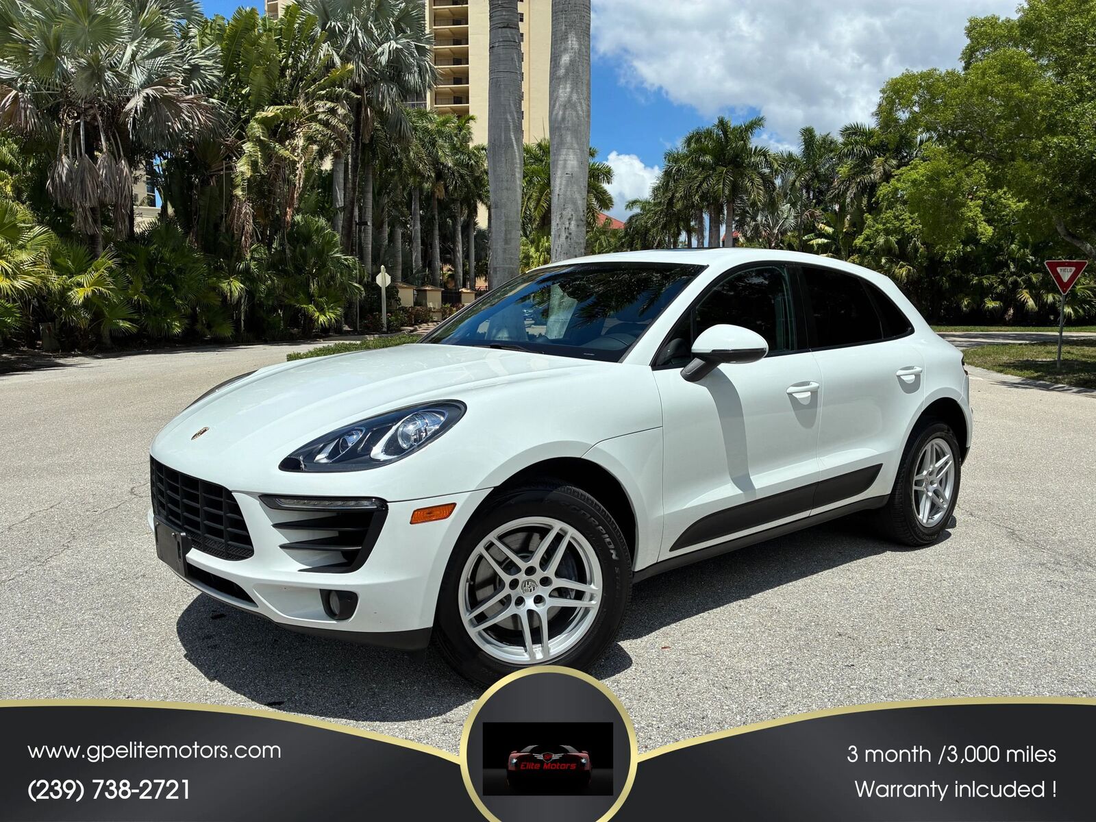 2017 PORSCHE Macan