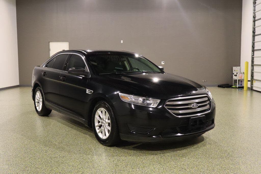 2013 FORD Taurus