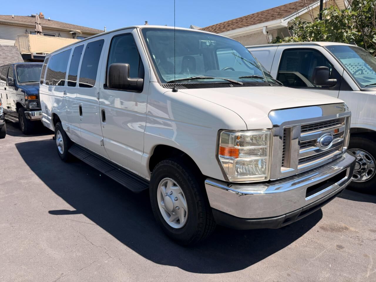 2012 FORD E-350