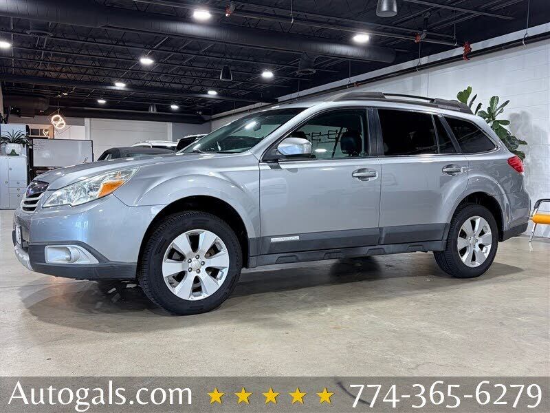 2011 SUBARU Outback