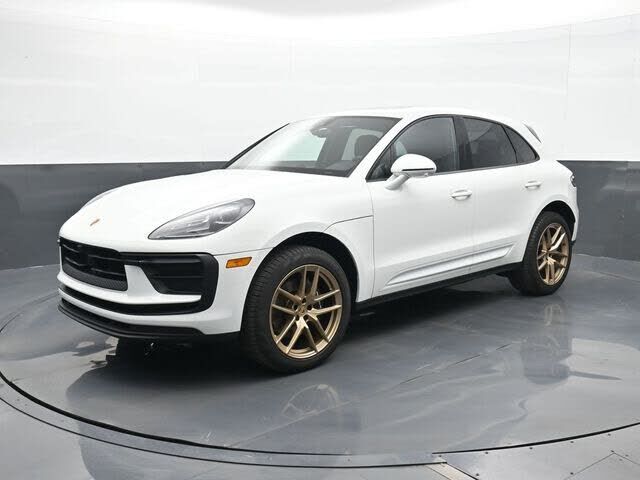 2025 PORSCHE Macan