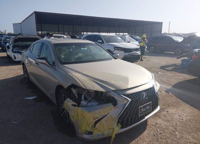 2024 LEXUS ES