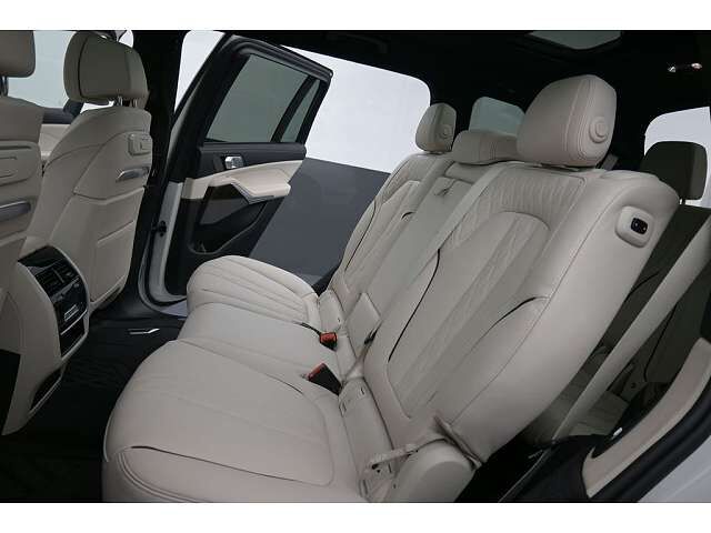 2024 BMW X7