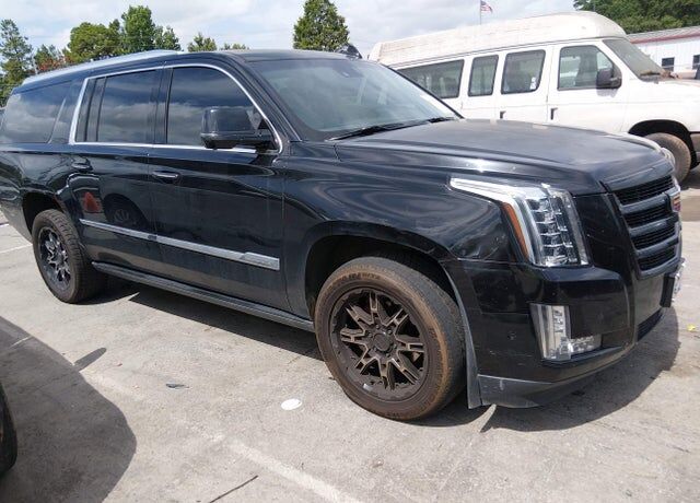 2017 CADILLAC Escalade ESV