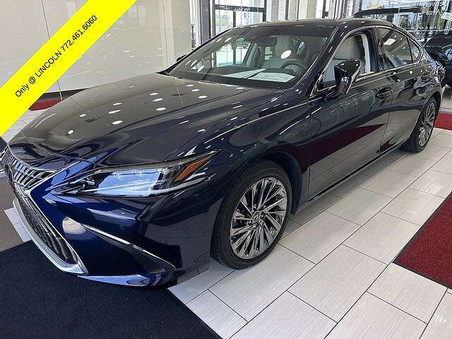 2025 LEXUS ES