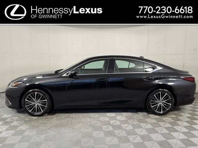2022 LEXUS ES