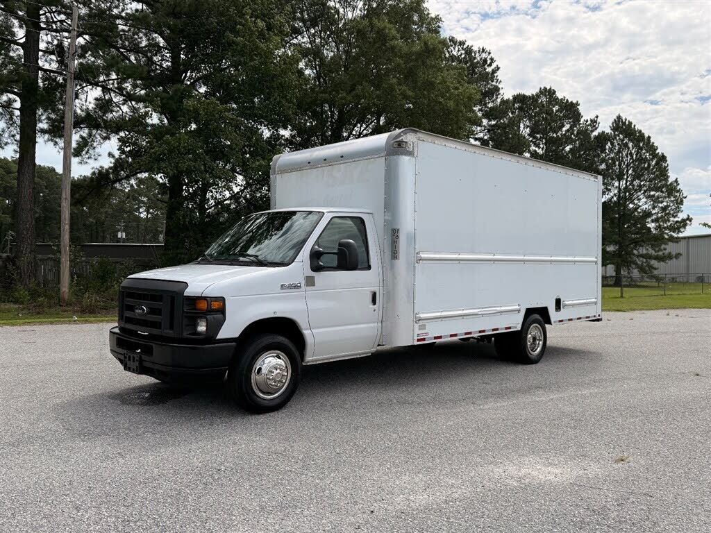 2017 FORD E-350