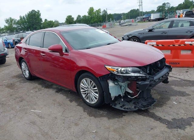 2016 LEXUS ES