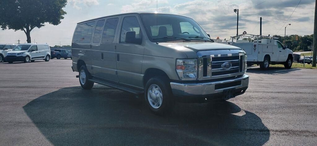2013 FORD E-350