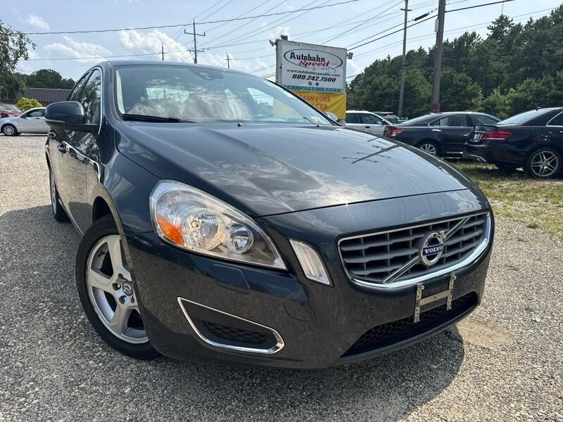 2013 VOLVO S60