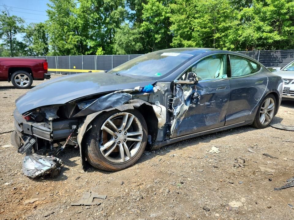 2013 TESLA Model S