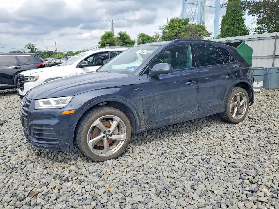 2020 AUDI Q5 e