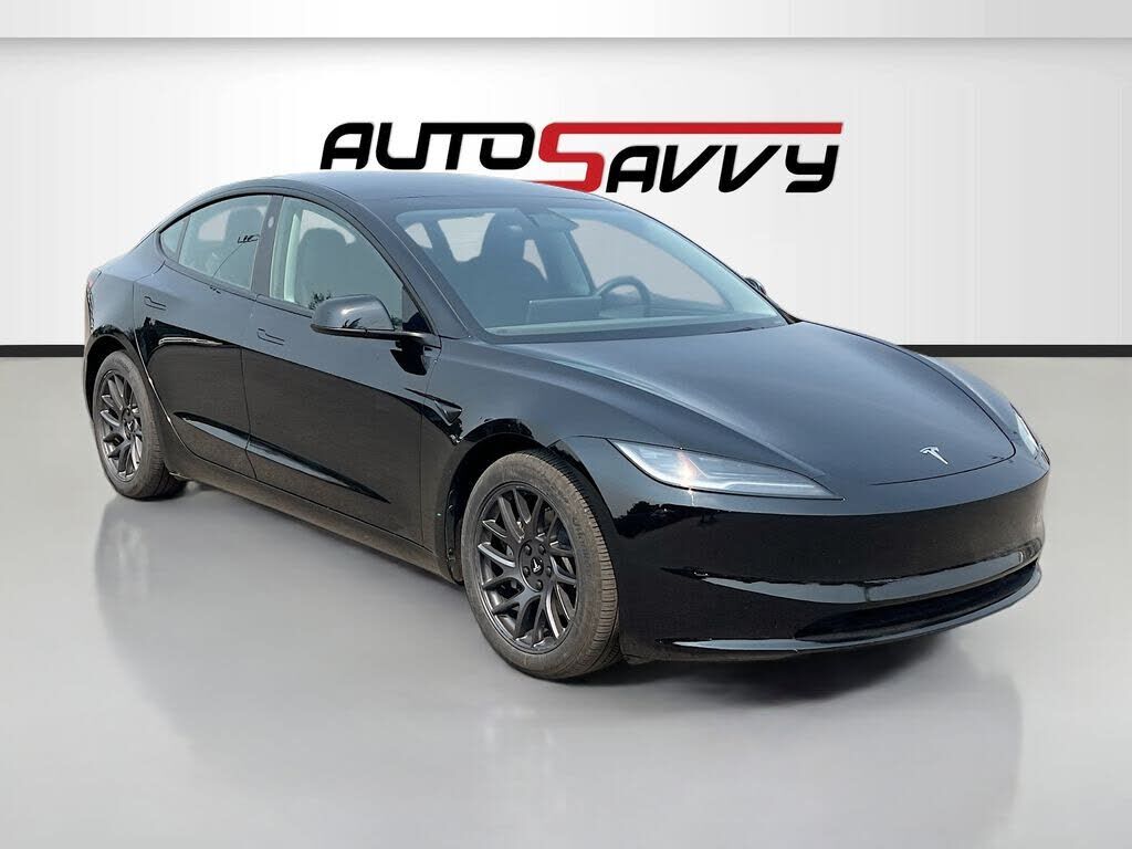 2025 TESLA Model 3