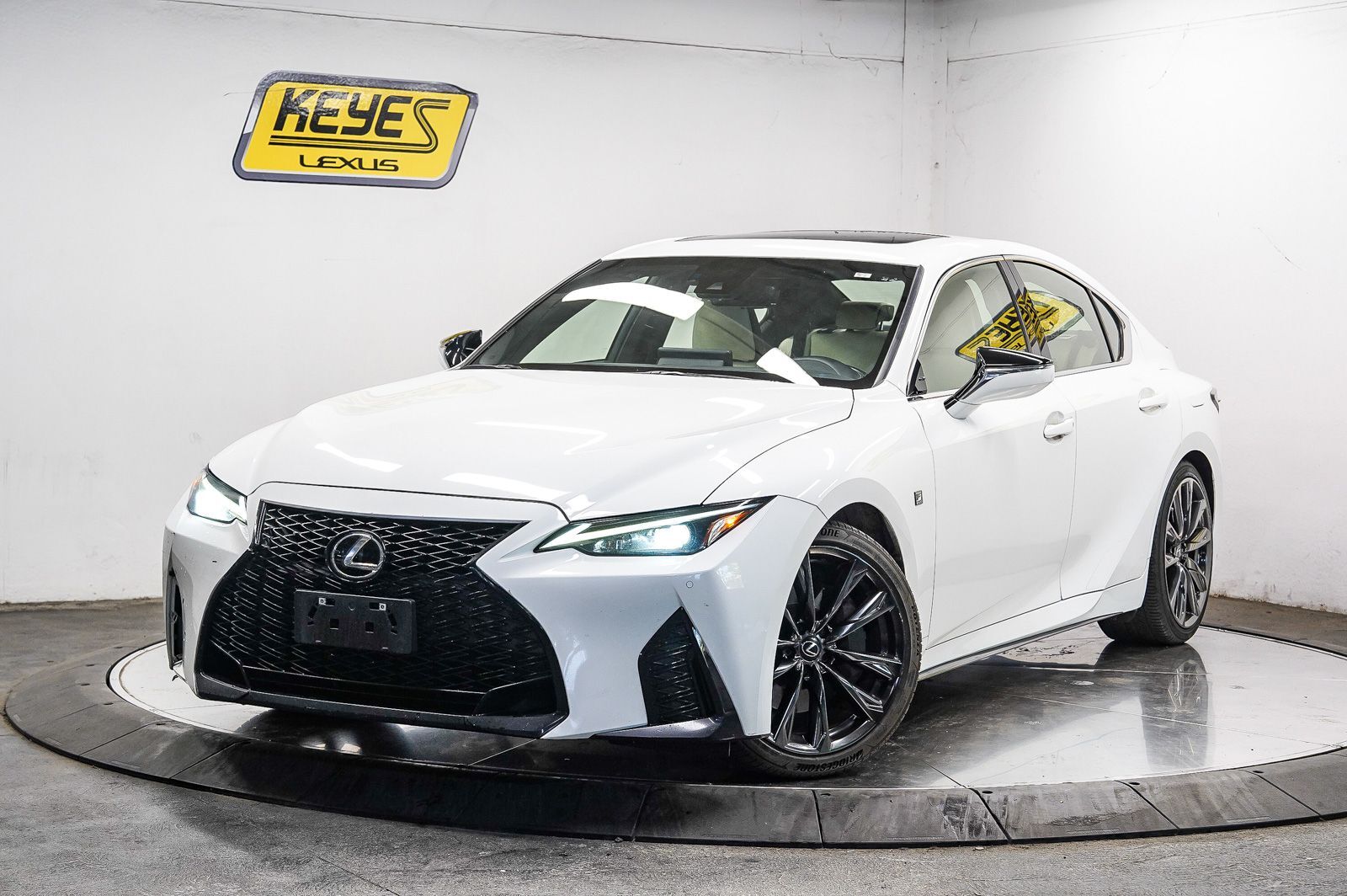2022 LEXUS IS