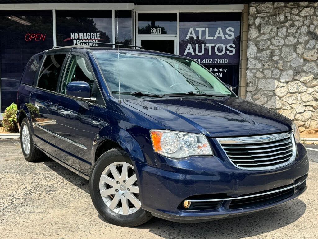 2016 CHRYSLER Town and Country
