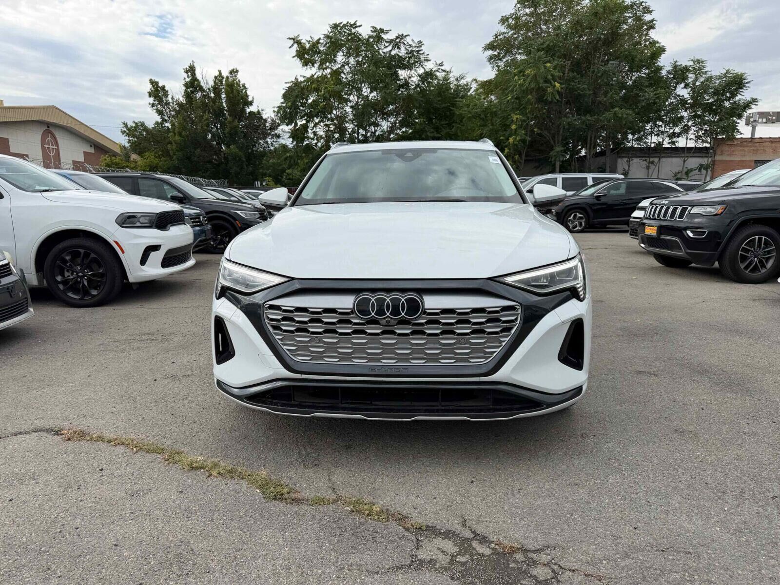 2024 AUDI Q8
