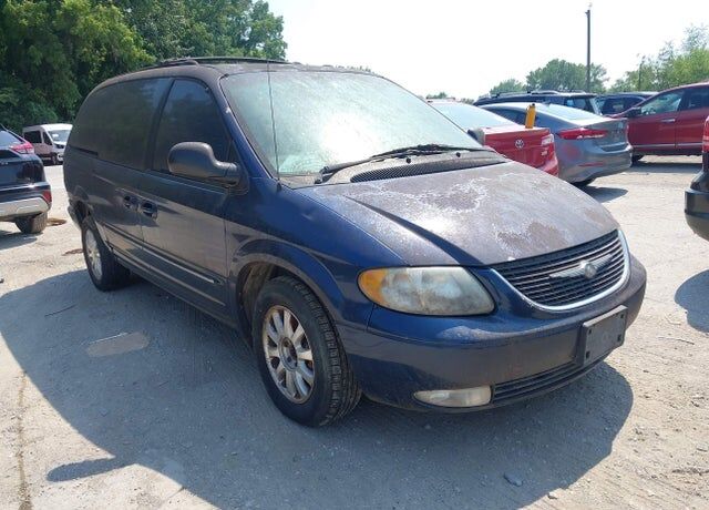 2002 CHRYSLER Town and Country