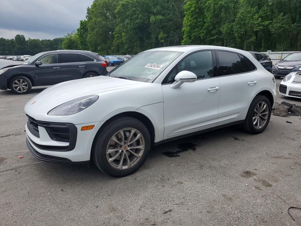 2023 PORSCHE Macan