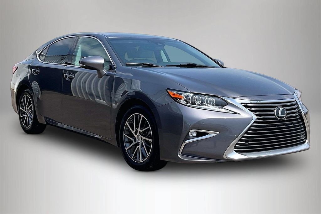 2017 LEXUS ES
