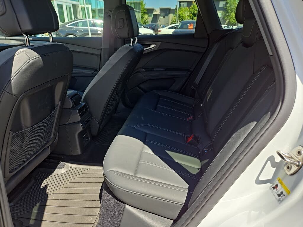 2023 AUDI Q4