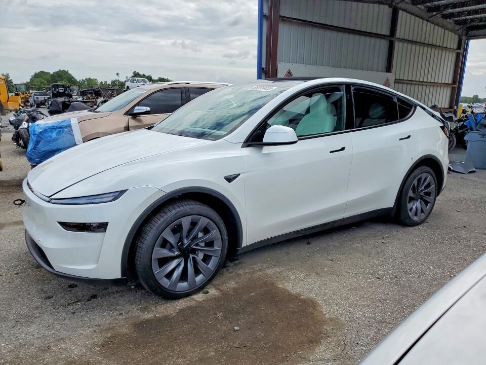 2026 TESLA Model Y