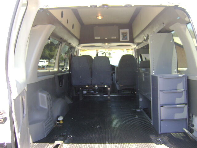 2004 FORD E-350