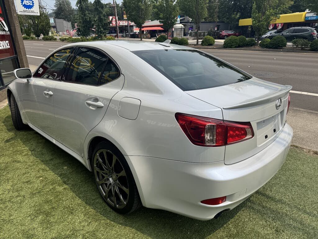2011 LEXUS IS
