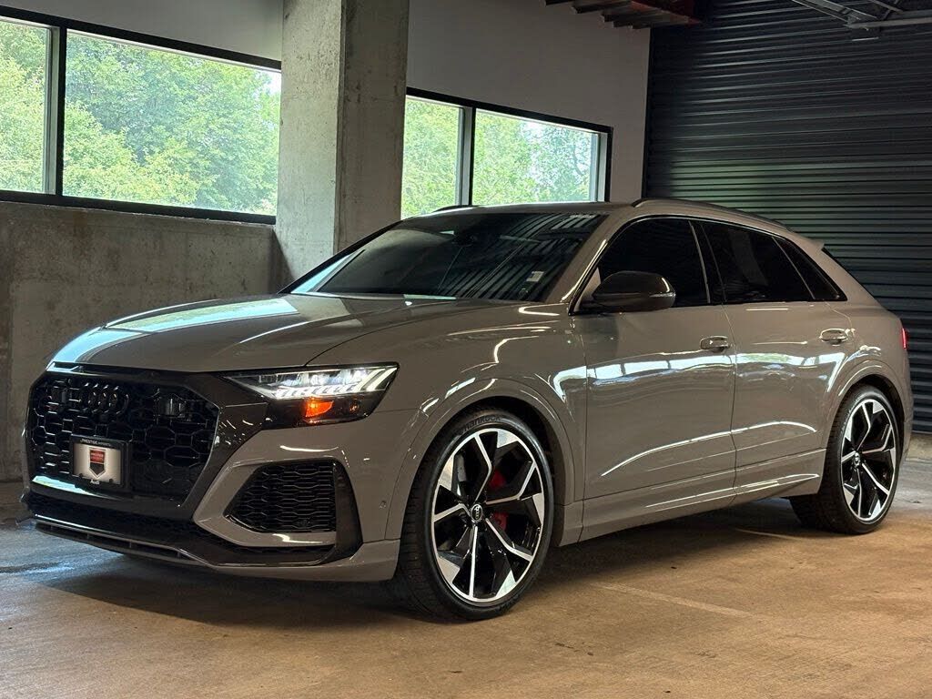 2023 AUDI RS Q8