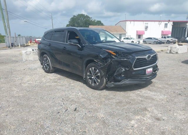 2021 TOYOTA Highlander