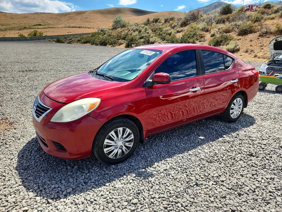 2012 NISSAN Versa
