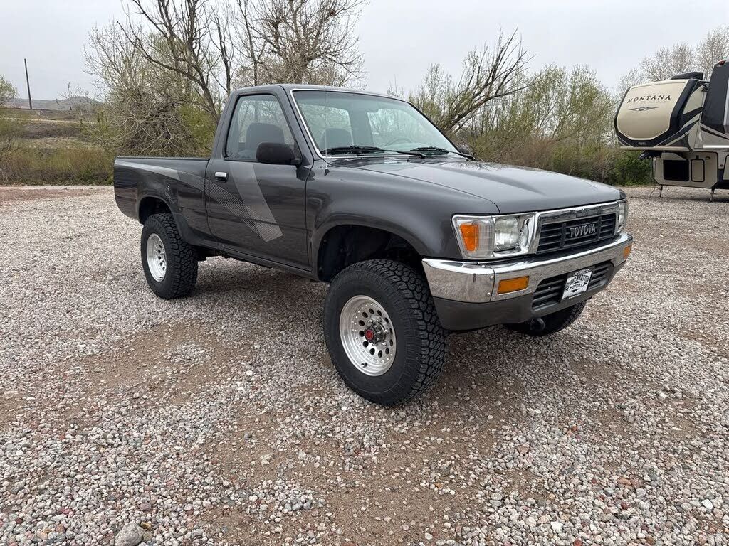 1989 TOYOTA Pick-Up