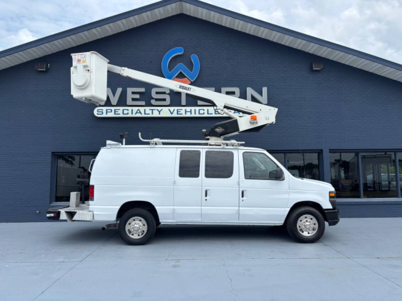 2010 FORD E-350