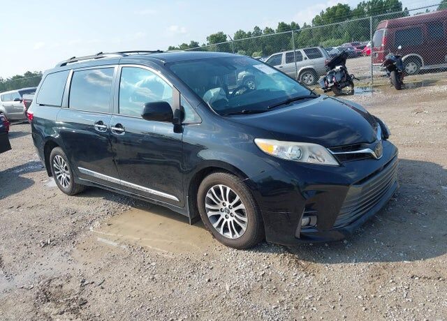 2020 TOYOTA Sienna