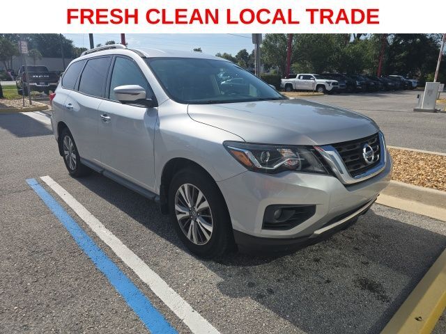 2017 NISSAN Pathfinder