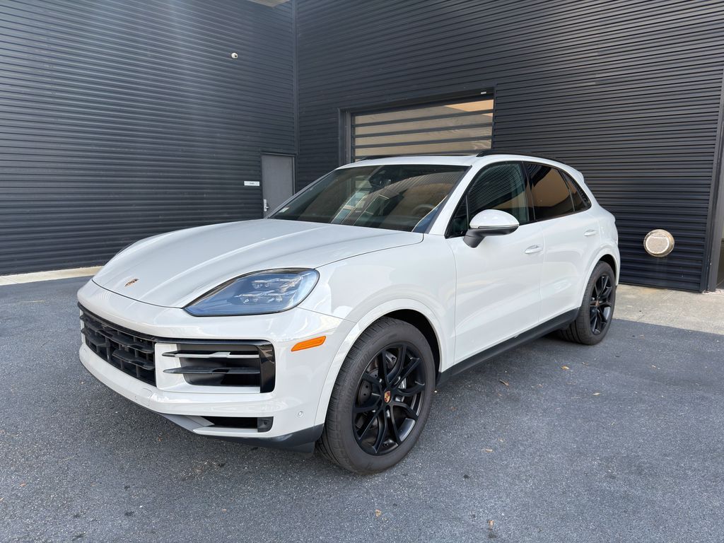 2025 PORSCHE Cayenne