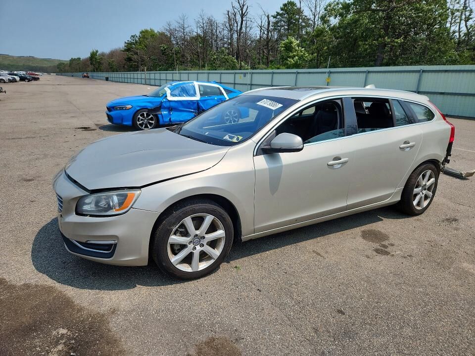 2017 VOLVO V60