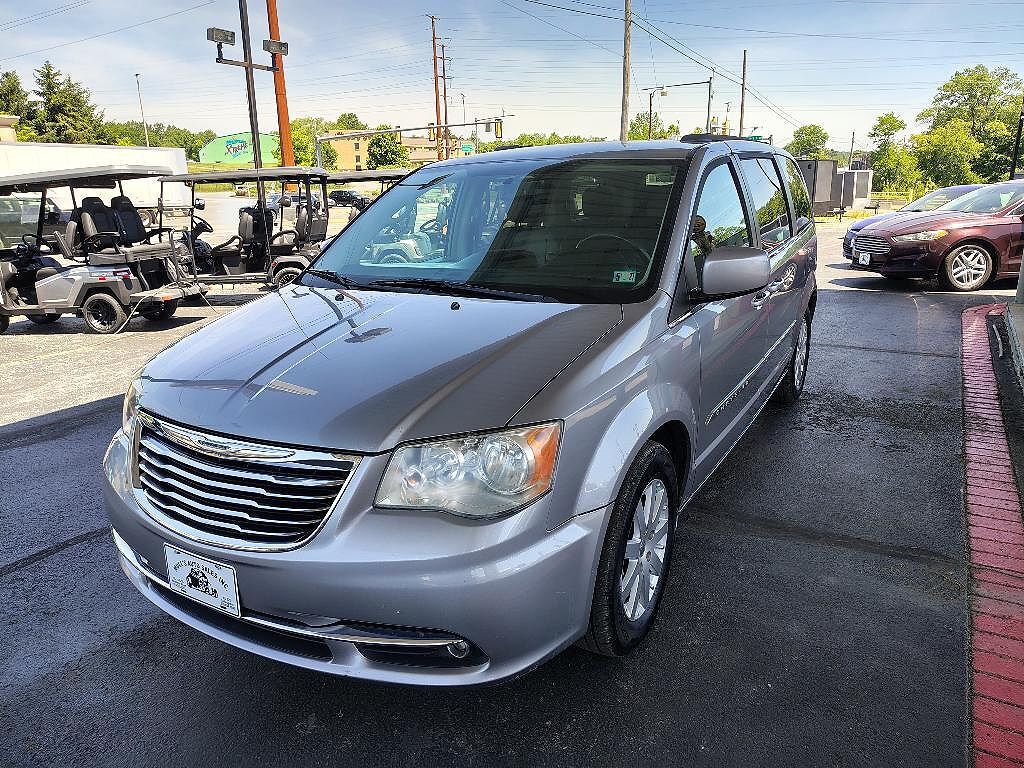 2013 CHRYSLER Town and Country