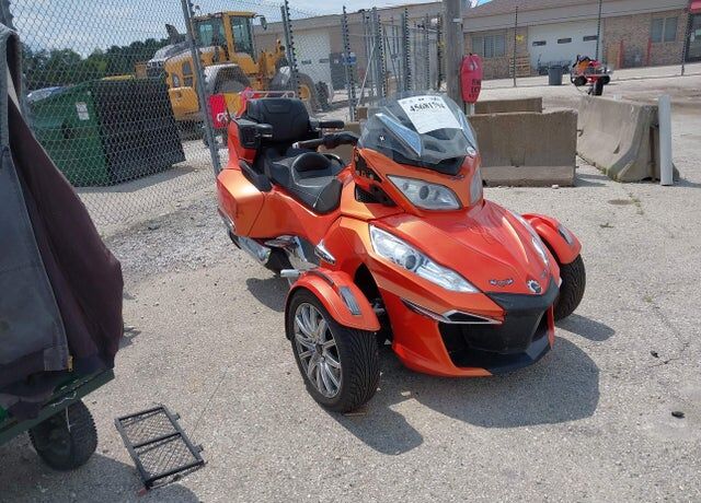 2015 SPYDER RT