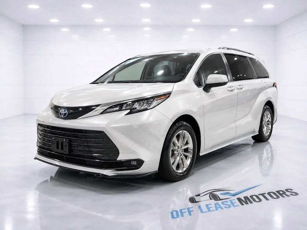 2023 TOYOTA Sienna