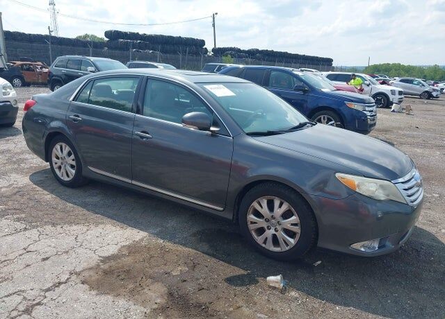 2011 TOYOTA Avalon