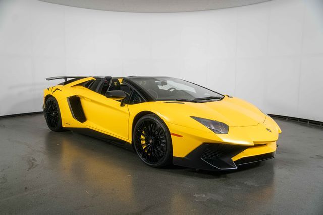 2016 LAMBORGHINI Aventador