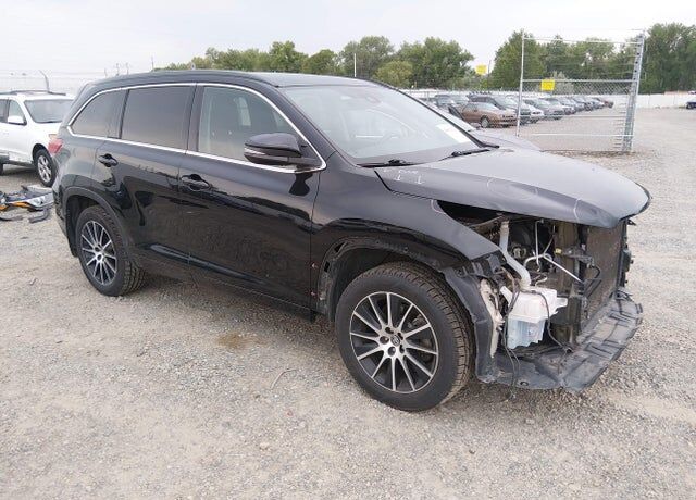 2017 TOYOTA Highlander