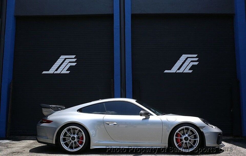 2018 PORSCHE 911