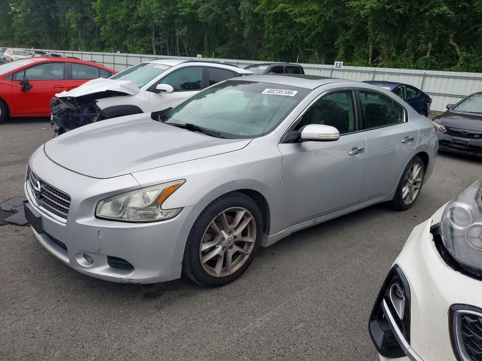 2010 NISSAN Maxima