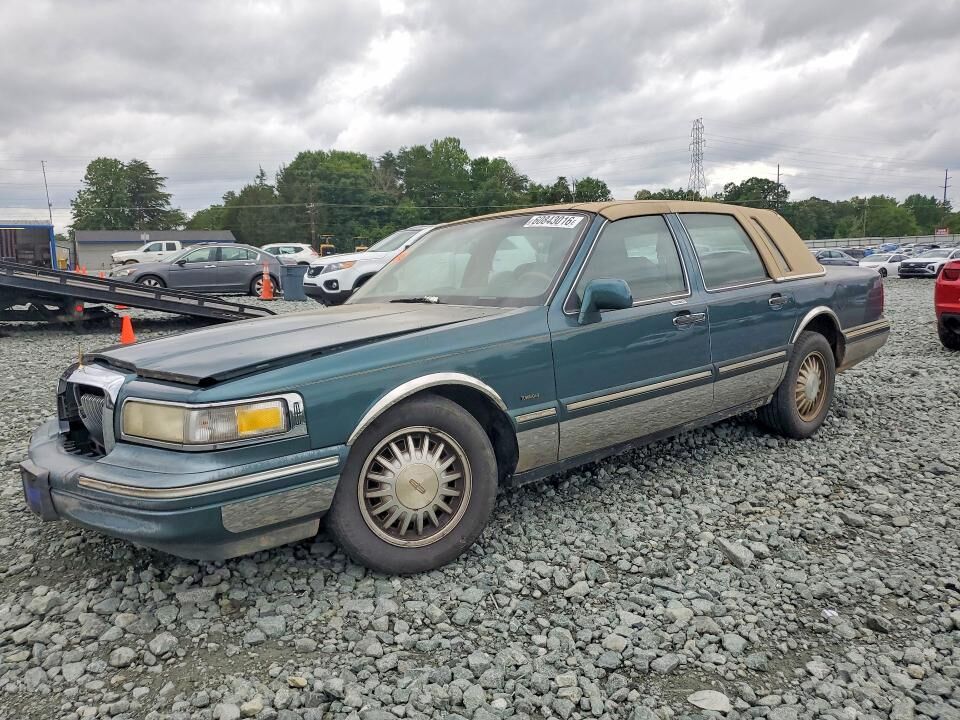 1996 LINCOLN Town Car