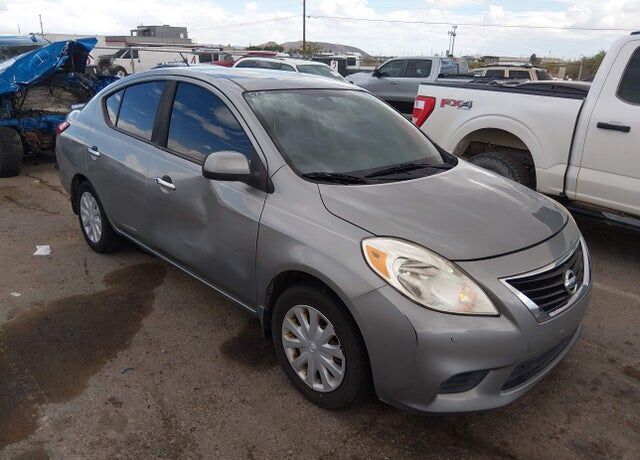 2014 NISSAN Versa