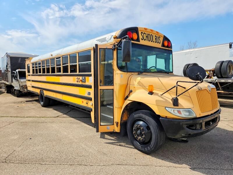2011 IC BUS PB105