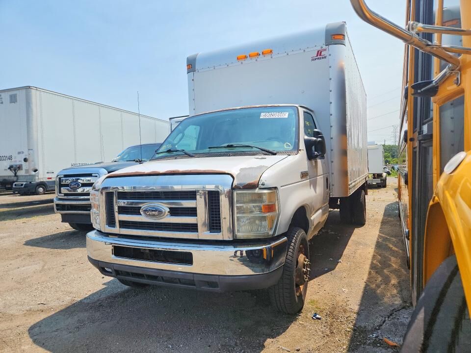 2013 FORD E-450