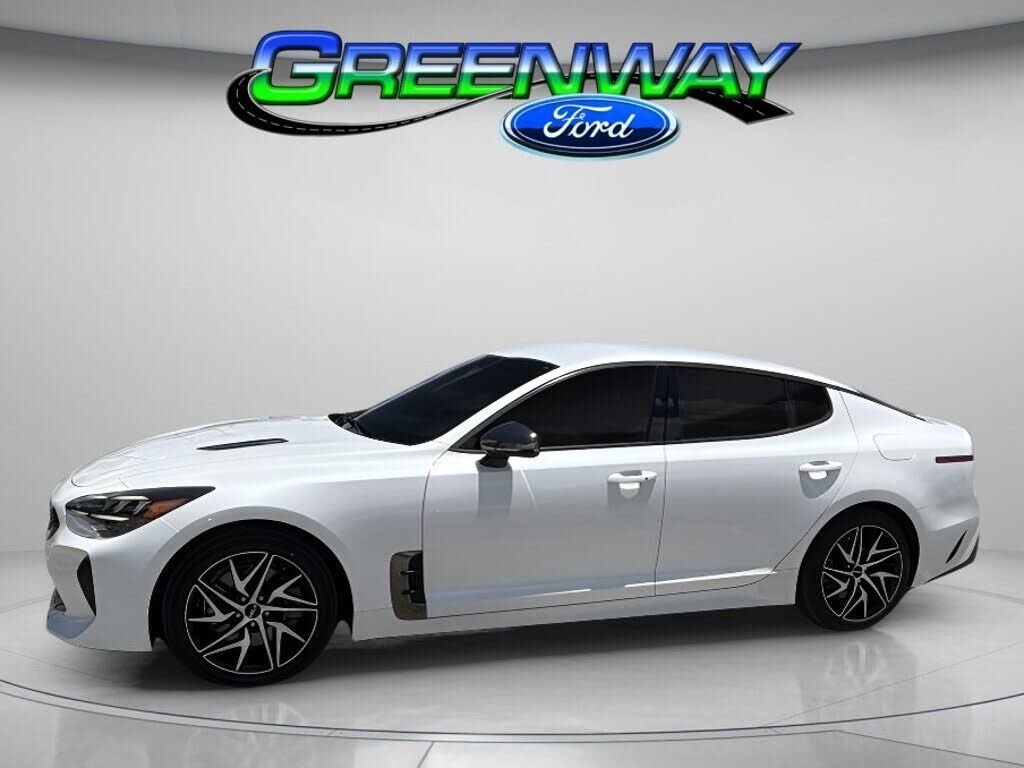 2022 KIA Stinger